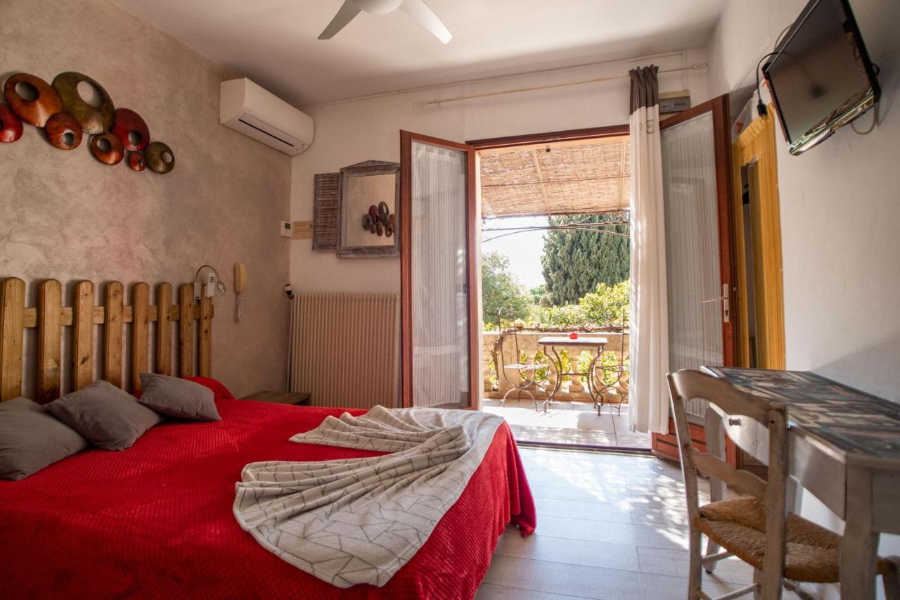 הייר Hotel Les Orangers מראה חיצוני תמונה