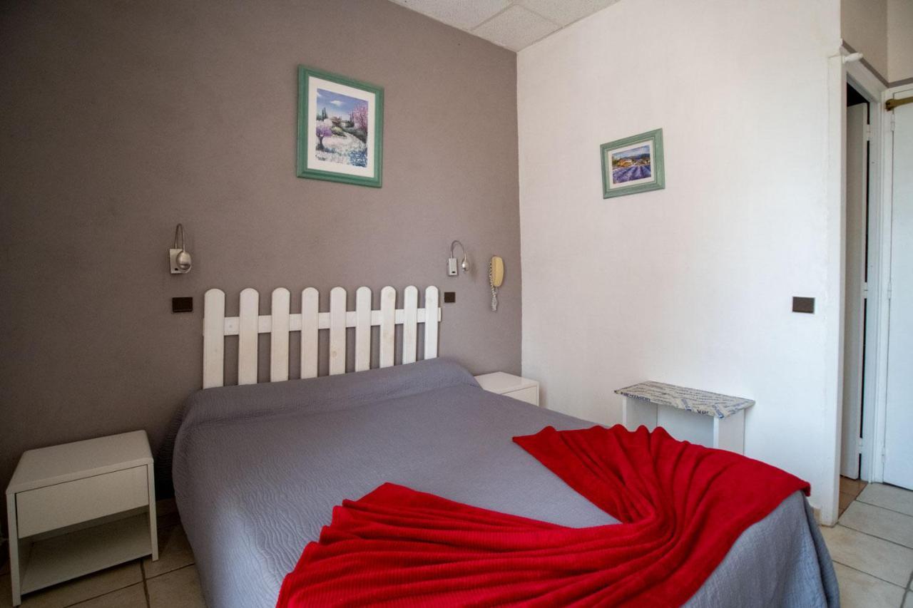 הייר Hotel Les Orangers מראה חיצוני תמונה