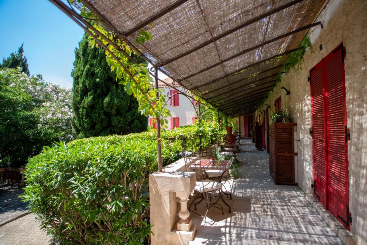 הייר Hotel Les Orangers מראה חיצוני תמונה