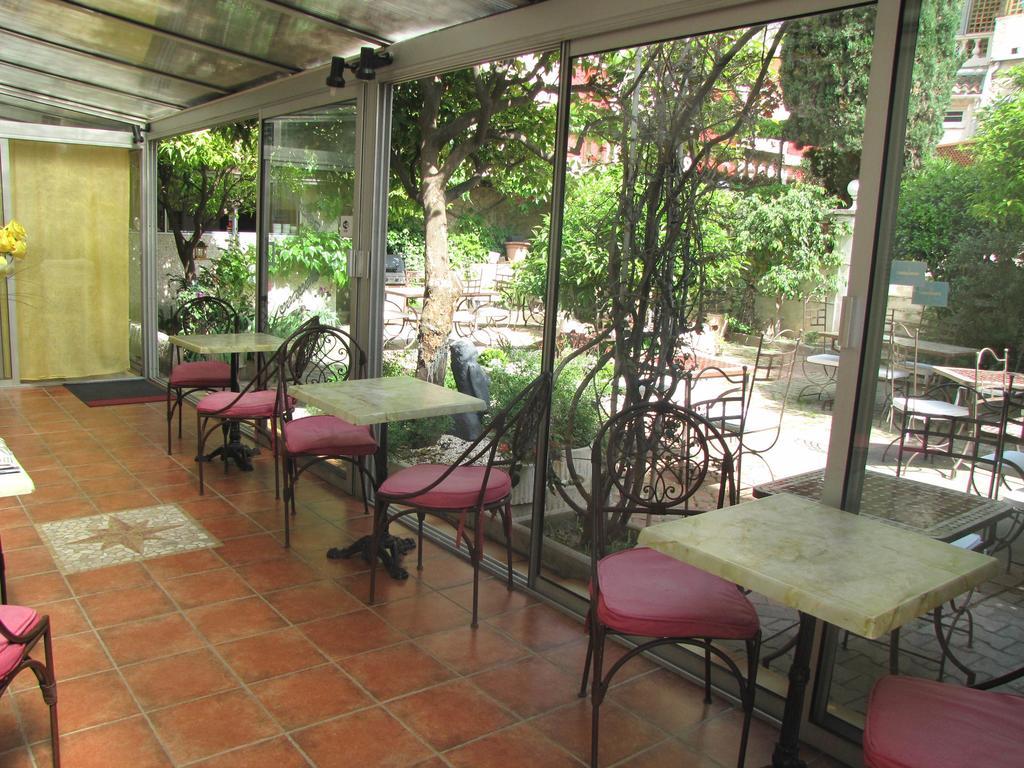 הייר Hotel Les Orangers מראה חיצוני תמונה