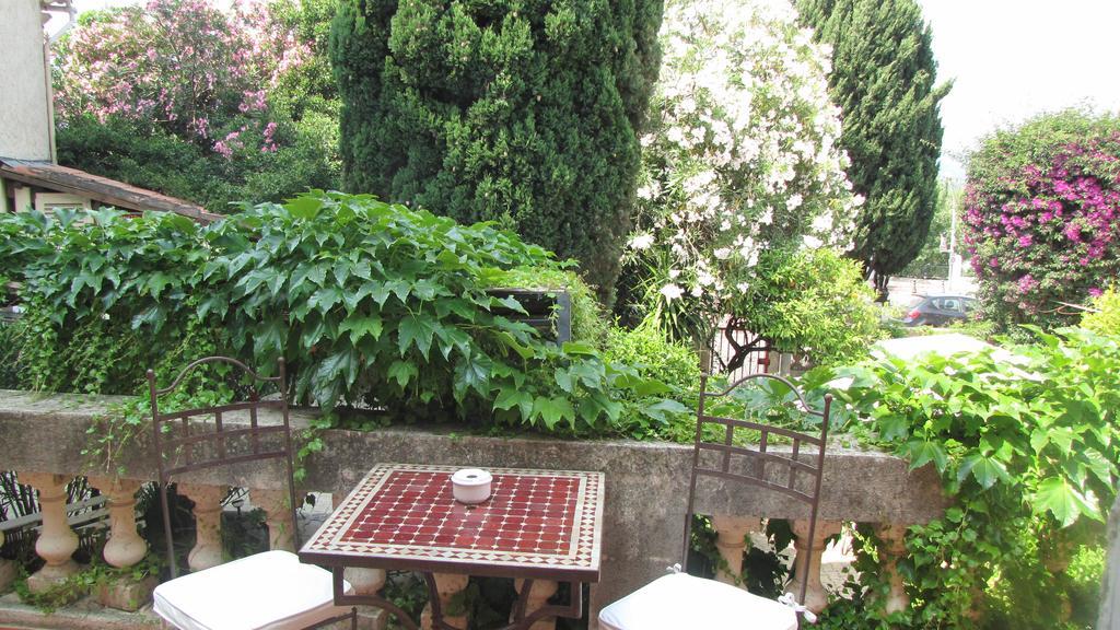 הייר Hotel Les Orangers חדר תמונה