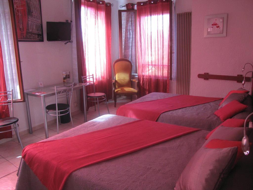 הייר Hotel Les Orangers מראה חיצוני תמונה