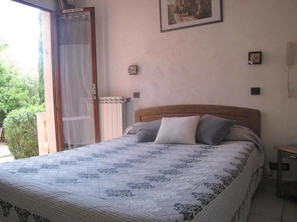 הייר Hotel Les Orangers מראה חיצוני תמונה
